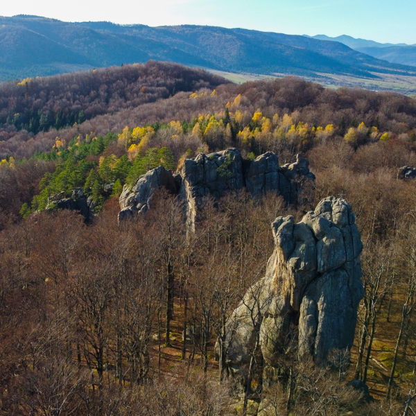 «Листівка "Скелі Довбуша (квадрат)" (C-U1H)», бренда CakeTravel - фото №1