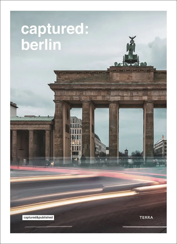 Бумажная книга «Captured: Berlin», автор Рой Генеуглик - фото №1