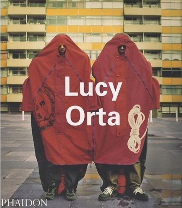 Бумажная книга «Lucy Orta», автор Роберто Пинто - фото №1