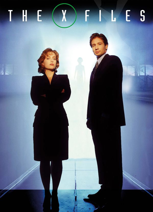 Бумажная книга «The X-Files. Little Green Men. Monsters & Villains, The Official Collection. Volume 2» - фото №1