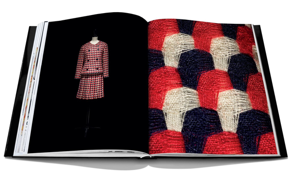 Паперова книга «Dior by Marc Bohan», автор Джером Хеновер - фото №1