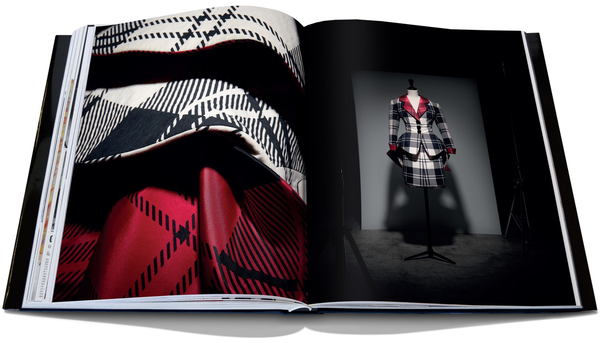 Паперова книга «Dior by Gianfranco Ferre», авторів Александер Ф'юрі, Лазіз Амані - фото №1