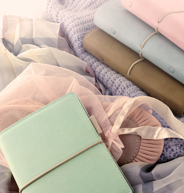  «Органайзер Filofax Domino Soft Personal Fawn (17-022580)», бренда Filofax - фото №1