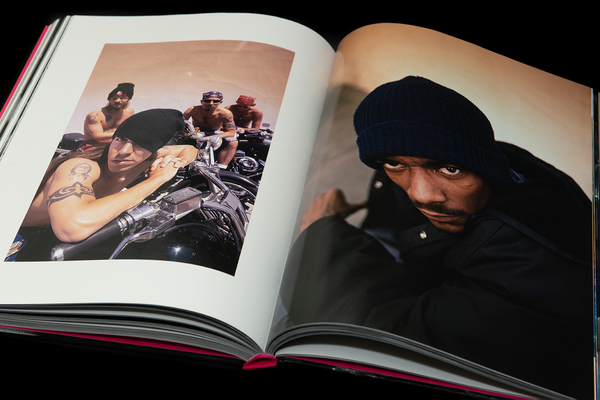 Бумажная книга «Derek Ridgers: Photographs», автор Дерек Риджерс - фото №1