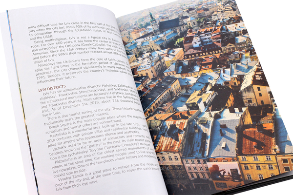 Бумажная книга «Lviv Travel Guide», авторов Игорь Лылё, Юлия Савостина - фото №1