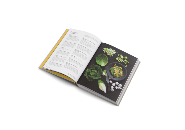 Бумажная книга «Eat Your Greens! 22 Ways to Cook a Carrot and 788 Other Delicious Plant Based Recipes to Save the Planet», авторов Анетт Дьенг, Ингела Перссон - фото №1