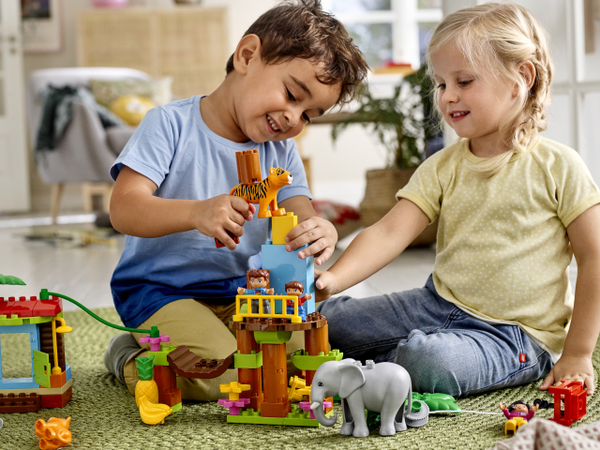  «Конструктор LEGO DUPLO Тропический остров 73 детали (10906)», бренда LEGO - фото №1