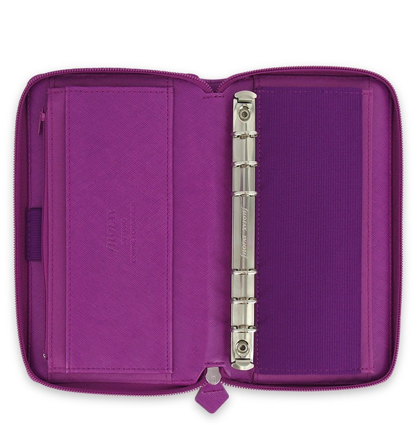  «Органайзер Filofax Saffiano Compact Zip Raspberry (20-022535)», бренда Filofax - фото №1