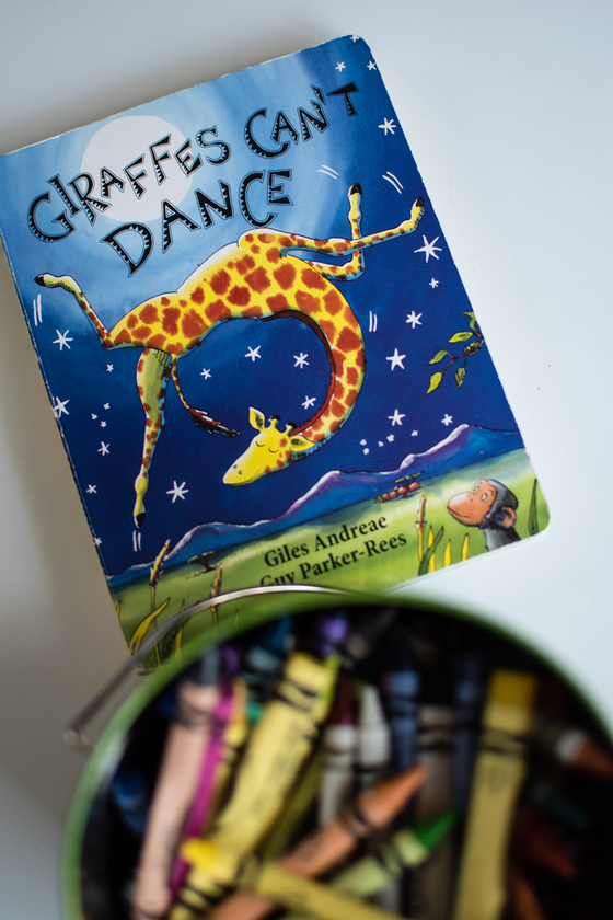 [object Object] «Giraffes Can't Dance Board Book», автор Жиль Андрэ - фото №4 - миниатюра