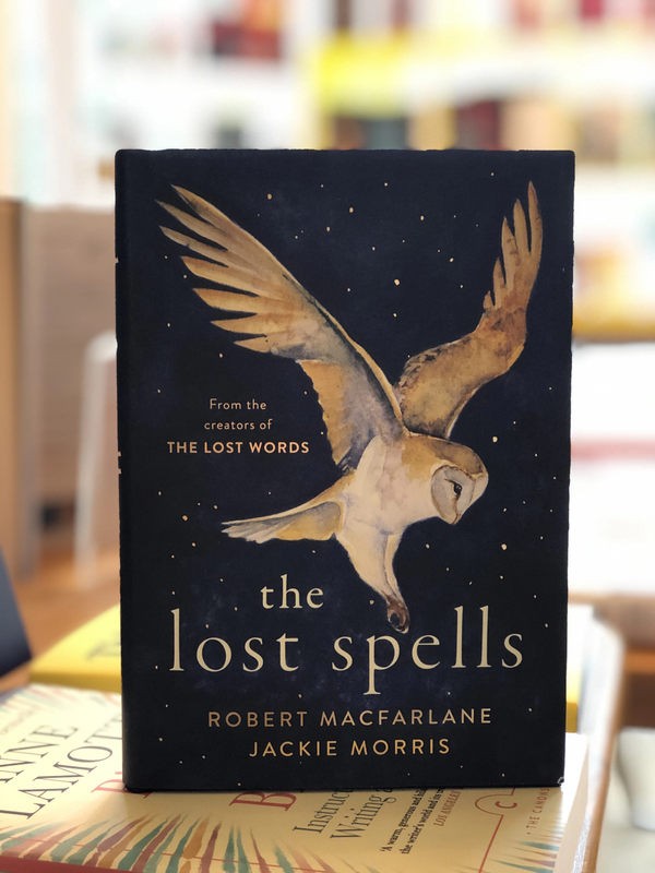 Паперова книга «The Lost Spells», автор Роберт Макфарлейн - фото №1
