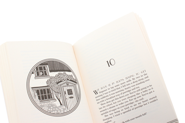 Бумажная книга «Dancing the Charleston», автор Жаклин Уилсон - фото №1