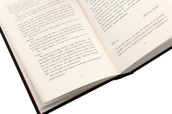 Паперова книга «Monsters», автор Шерон Догар - фото №1
