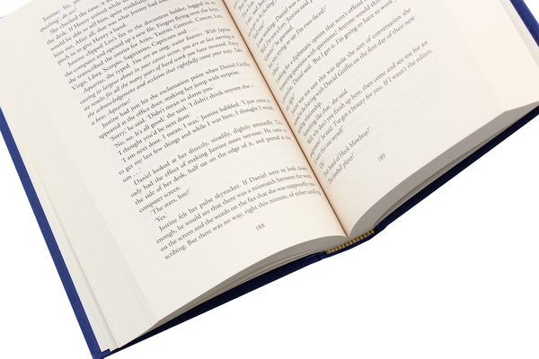 Паперова книга «Alchemy: The Surprising Power of Ideas That Don't Make Sense», автор Рорі Сазерленд - фото №1