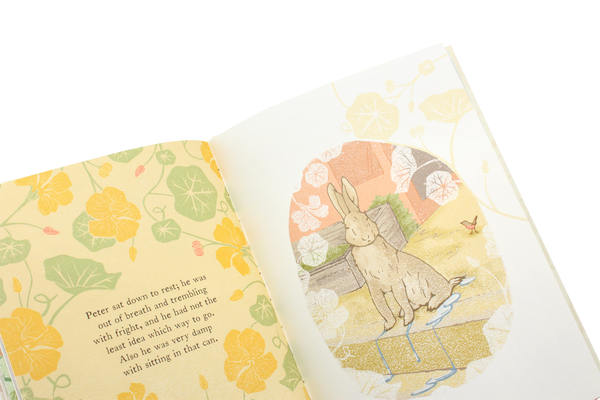 Бумажная книга «The Tale Of Peter Rabbit», автор Беатрис Поттер - фото №1