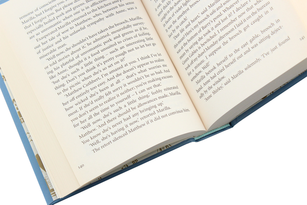 Бумажная книга «Anne of Green Gables», автор Люси Мод Монтгомери - фото №1