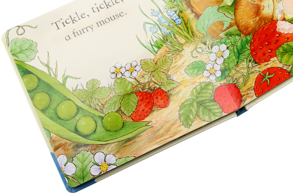 Паперова книга «Peter Rabbit. Tickle Tickle Peter!», автор Беатріс Поттер - фото №1