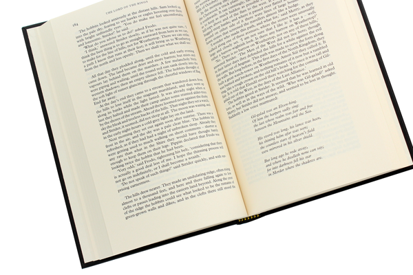 Бумажная книга «The Lord Of The Rings Boxed Set. 60th Anniversary edition», автор Джон Р. Р. Толкин - фото №1