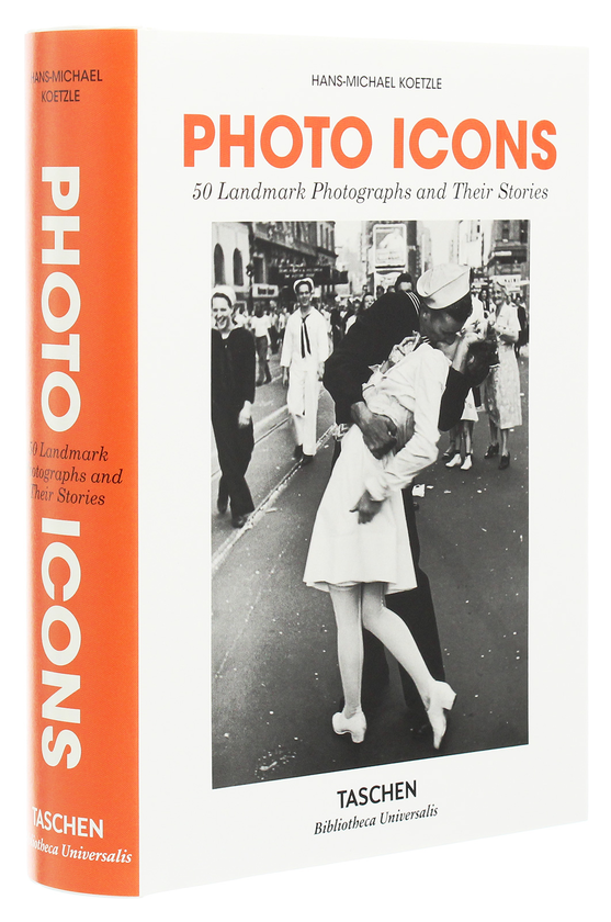 Бумажная книга «Photo Icons. 50 Landmark Photographs and Their Stories», автор Майкл Кецле - фото №1