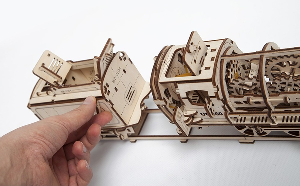  «Механічний 3D пазл Ukrainian Gears Паровоз з тендером (70012)», бренду Ukrainian Gears / UGears - фото №1