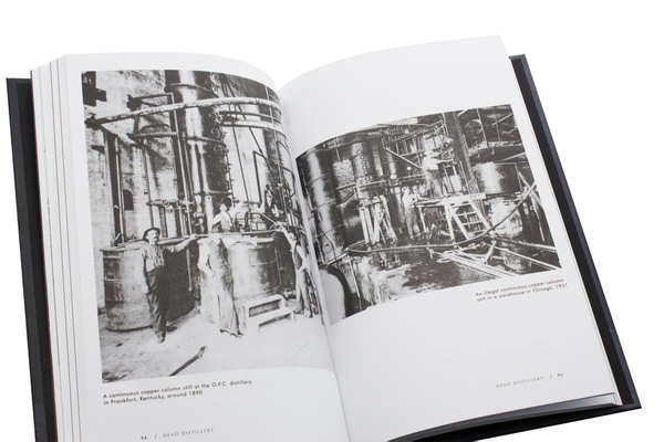 Бумажная книга «Dead Distillers: A History of the Upstarts and Outlaws Who Made American Spirits», авторов Колин Споэльман, Дэвид Хаскелл, Kings County Distillery - фото №1