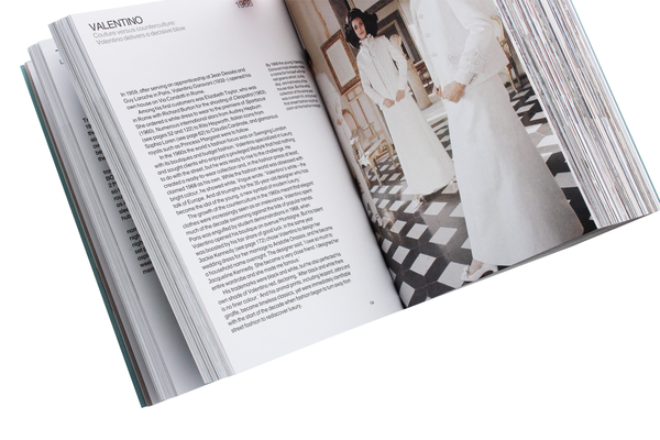 Паперова книга «Fashion Evolution: The 250 looks that shaped modern fashion », автор Паула Рід - фото №1