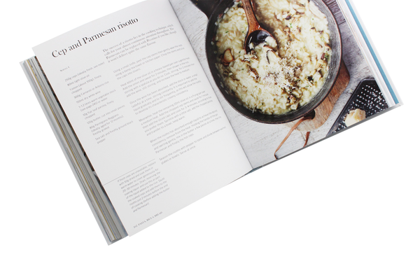 Бумажная книга «Cheese. The essential guide to cooking with cheese, over 100 recipes», автор Мишель Ру - фото №1