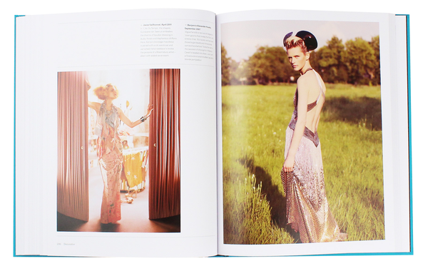 Паперова книга «Vogue. The Gown», автор Джо Еллісон - фото №1