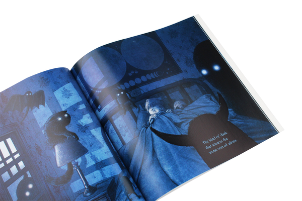 Паперова книга «The Darkest Dark», автор Кріс Хедфілд - фото №1