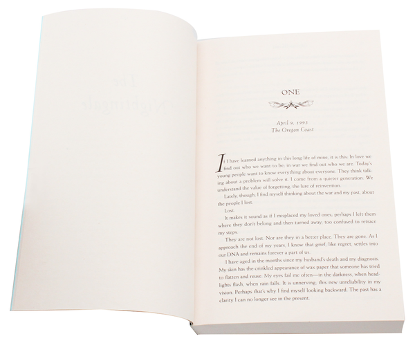 Бумажная книга «The Nightingale», автор Кристин Хенна - фото №1