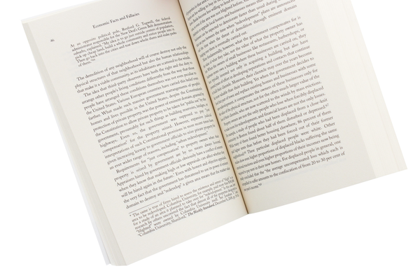 Бумажная книга «Economic Facts and Fallacies», автор Томас Соуэлл - фото №1