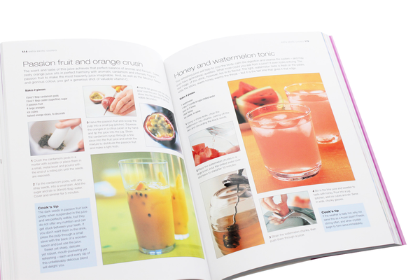 Бумажная книга «Juicing Smoothies & Blended Drinks», авторов Джоанна Фэрроу, Сюзанна Оливье - фото №1