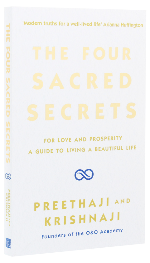 Паперова книга «The Four Sacred Secrets. For Love and Prosperity, A Guide to Living a Beautiful Life», авторів Крішнаджі, Преетаджи - фото №1
