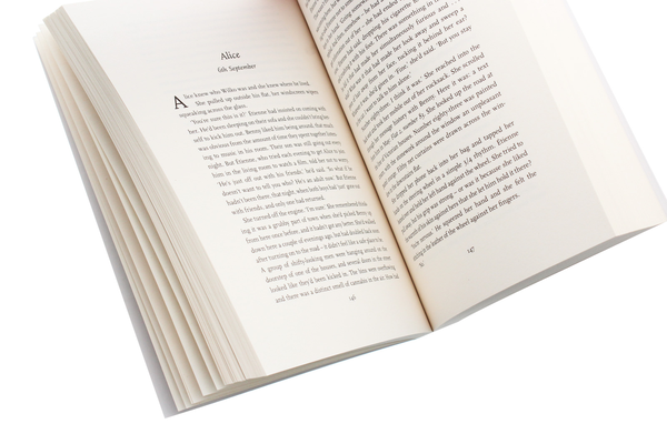 Паперова книга «Keep Him Close», автор Емілі Кох - фото №1