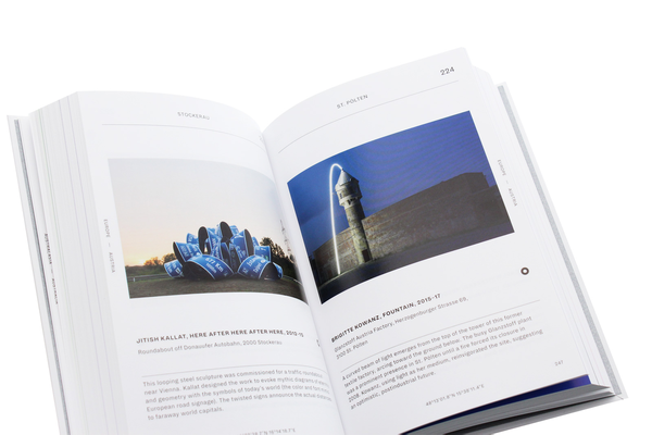 Бумажная книга «Destination Art. 500 Artworks Worth the Trip» - фото №1