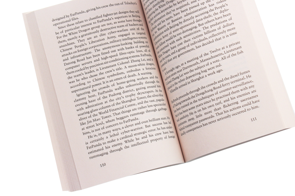 Паперова книга «Killing Eve. Codename Villanelle», автор Люк Дженнінгс - фото №1