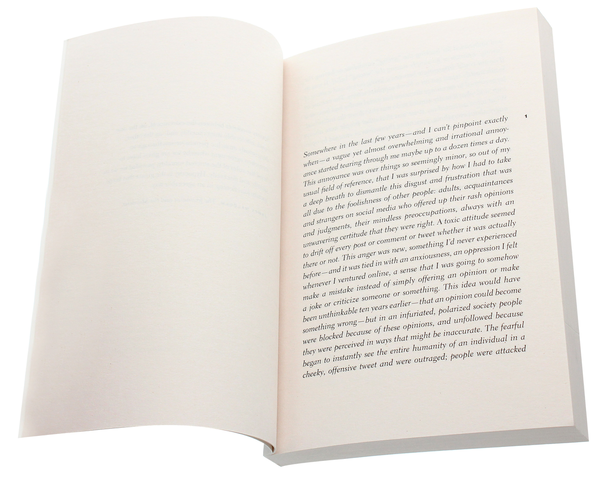 Бумажная книга «White», автор Брет Истон Эллис - фото №1