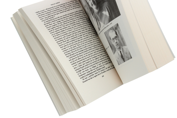 Бумажная книга «Philip Larkin. A Writer's Life», автор Эндрю Моушен - фото №1