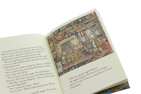 Паперова книга «Adventures in Brambly Hedge», автор Джилл Барклем - фото №1