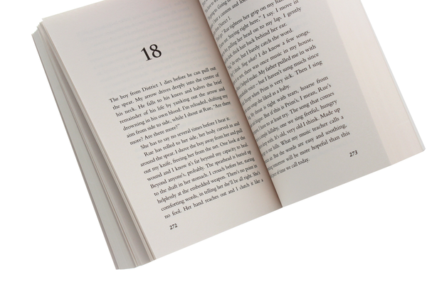 Бумажная книга «The Hunger Games Trilogy», автор Сьюзен Коллинз - фото №1