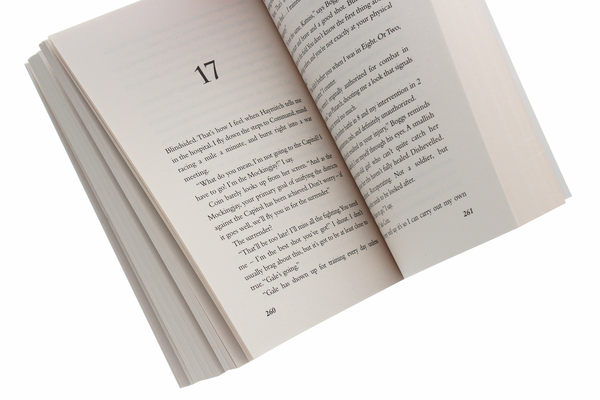 Паперова книга «Mockingjay», автор Сюзанна Коллінз - фото №1