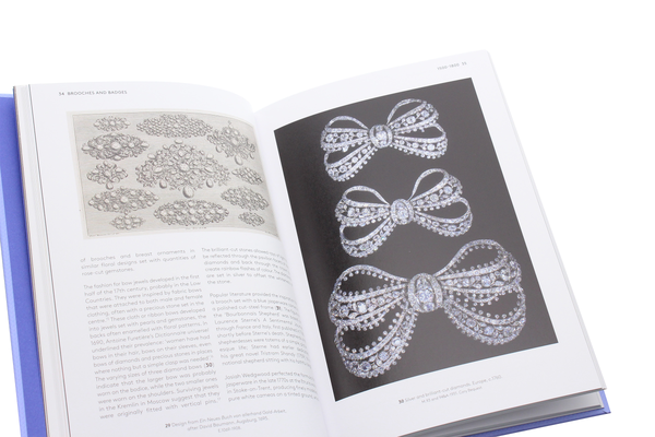 Бумажная книга «Brooches and Badges», автор Рэйчел Черч - фото №1