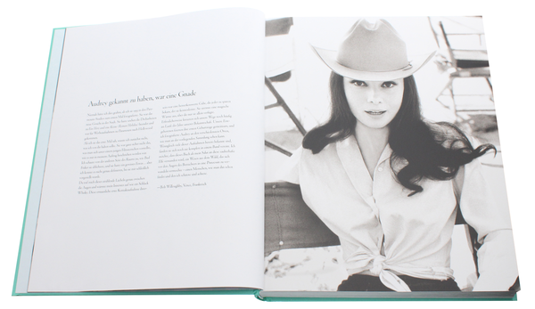 Паперова книга «Audrey Hepburn: Photographs 1953-1966», автор Боб Віллоубі - фото №1