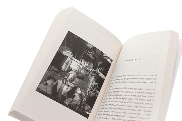 Паперова книга «The Lonely City. Adventures in the Art of Being Alone», автор Олівія Ленґ - фото №1