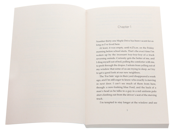 Бумажная книга «Out of Tune», автор Бэт Риклз - фото №1