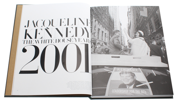 Бумажная книга «Vogue and the Metropolitan Museum of Art Costume Institute: Updated Edition», авторов Хлоя Малле, Хамиш Боулз - фото №1