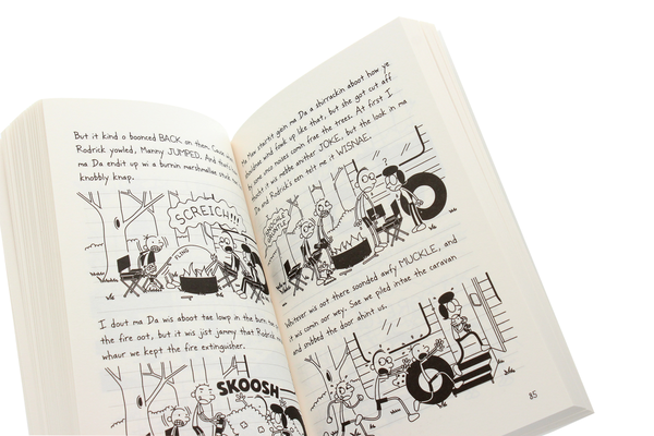 Бумажная книга «Diary o a Wimpy Wean. Up Tae the Oxters», автор Джефф Кинни - фото №1