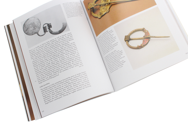 Бумажная книга «7000 Years of Jewellery» - фото №1