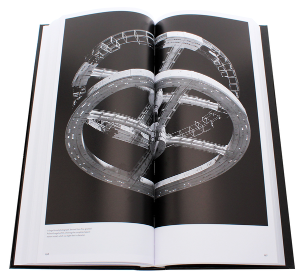 Бумажная книга «The Making of Stanley Kubrick's "2001. A Space Odyssey"», автор Пирс Бизони - фото №1
