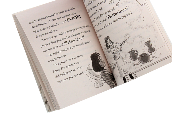 Бумажная книга «Mummy Fairy and Me. Mermaid Magic», автор Софи Кинселла - фото №1