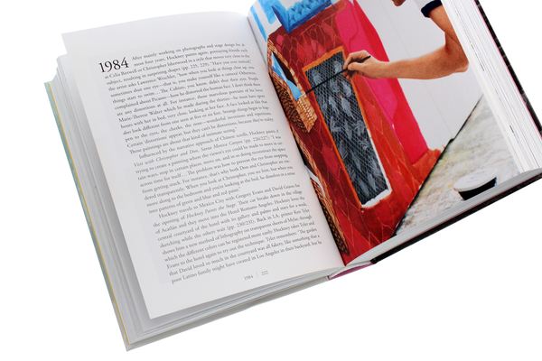 Бумажная книга «David Hockney. A Chronology. 40th Anniversary Edition», автор Ханс Вернер Хольцварт - фото №1